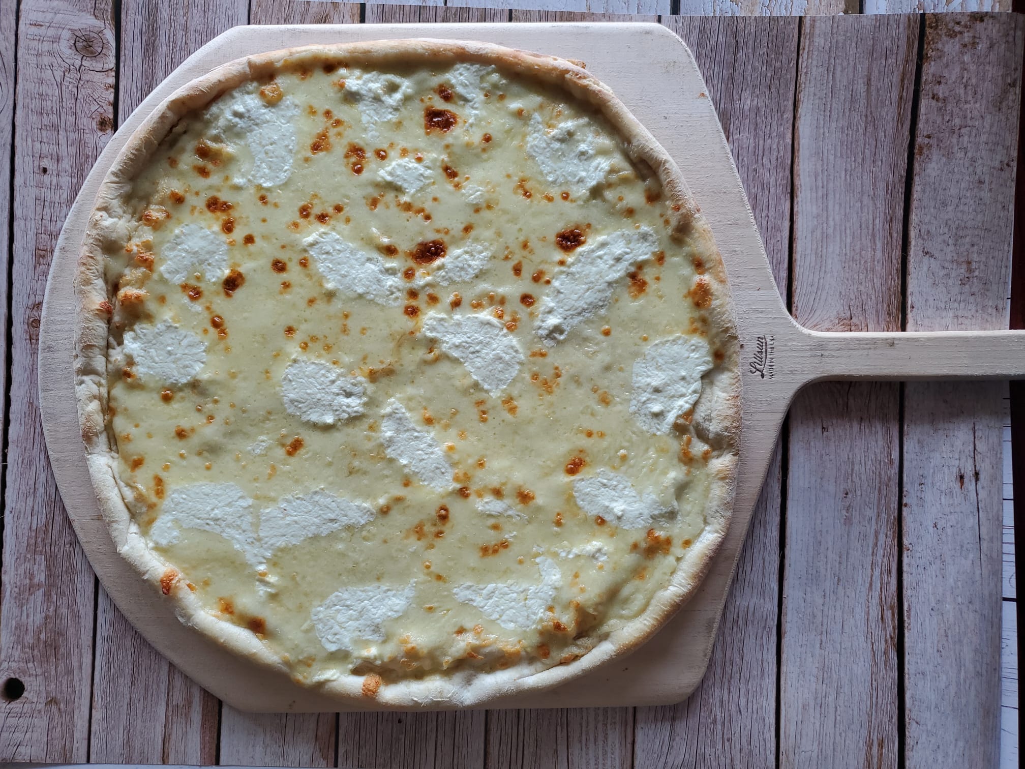 White pizza from Donna Pizza